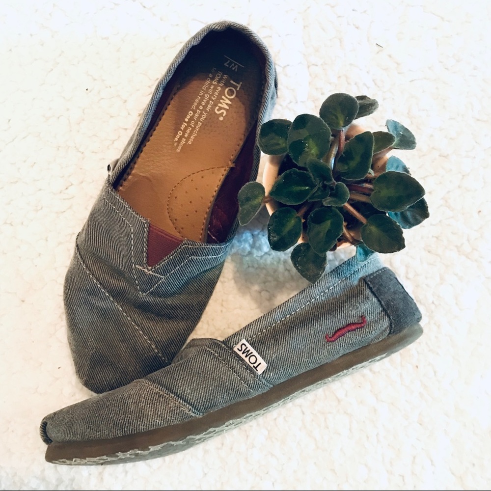 🔴4 for 25🔴 Toms Gray and Purple Mustache Embroidered Flats - Picture 2 of 9